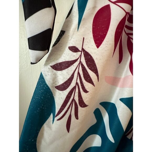 Women’s size 3X-Large Colorful Cut out Bathing suit - Picture 3 of 6